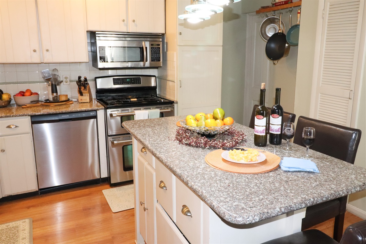 Spacious kitchen - cook like you're at home