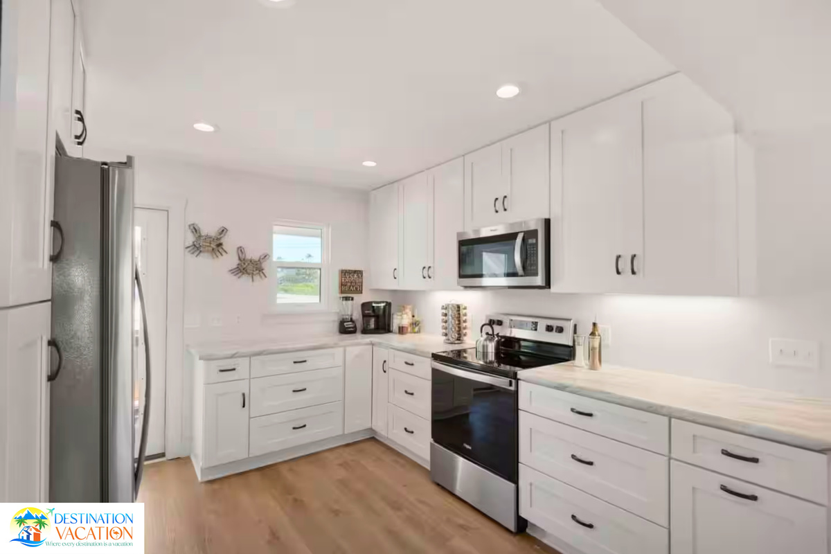 A bright kitchen crafted for effortless vacation cooking.