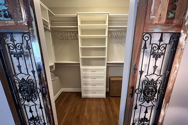 Master Suite - Large Walk-In Closet