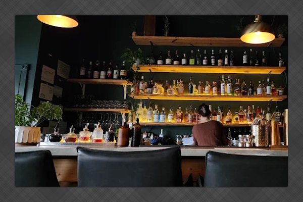 Pelican & Pig – Elevated Southern dining (8–10 min drive)