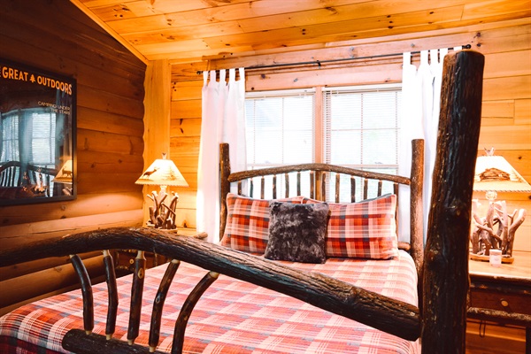 Master - Rustic log queen bed with memory foam mattress and pillows