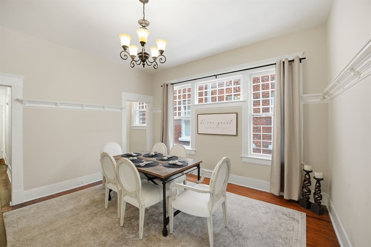 Beautiful dining room with 6 places to sit