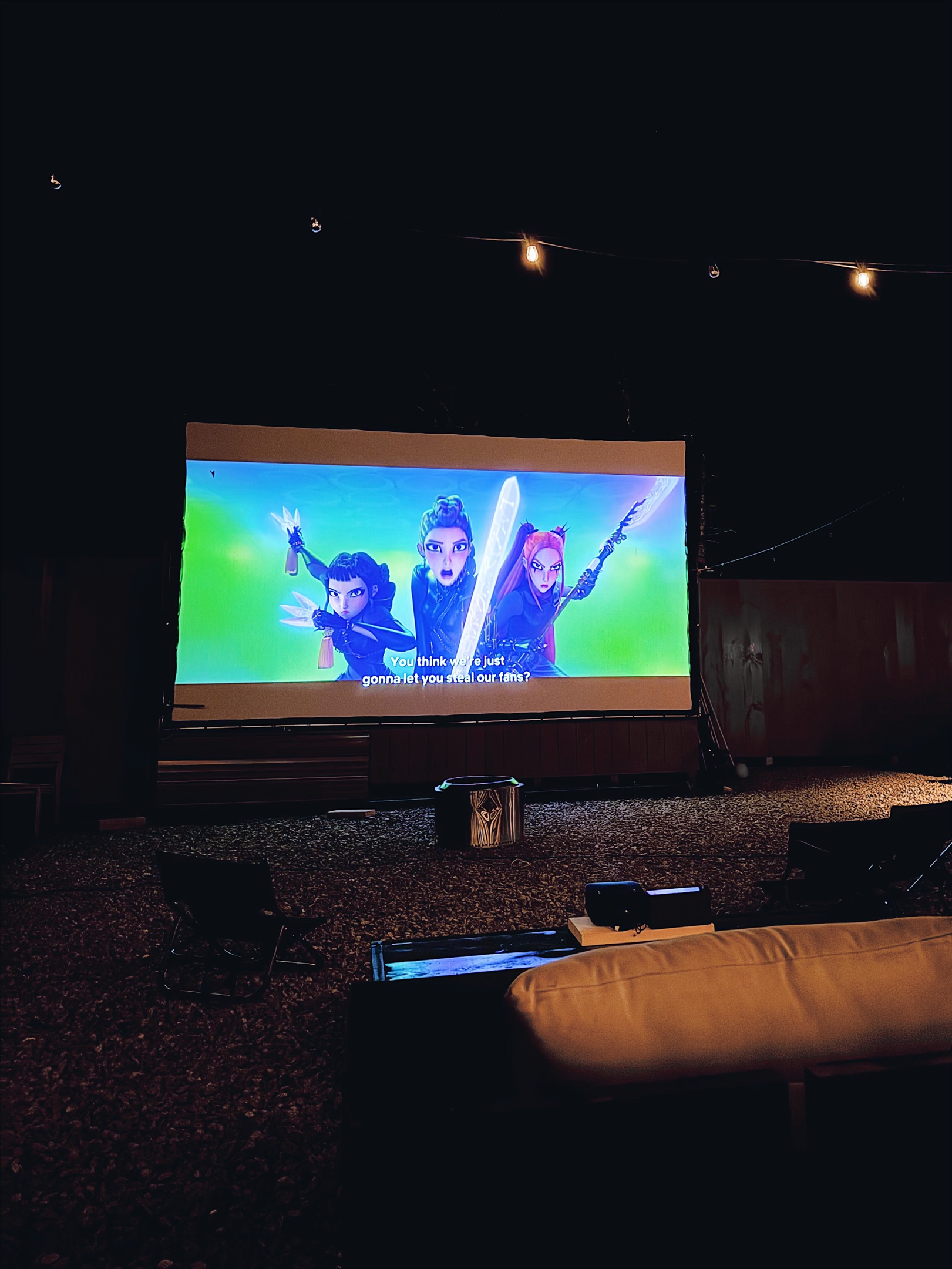 Outdoor screen with projector kit (rentable with advance notice for an extra fee)
