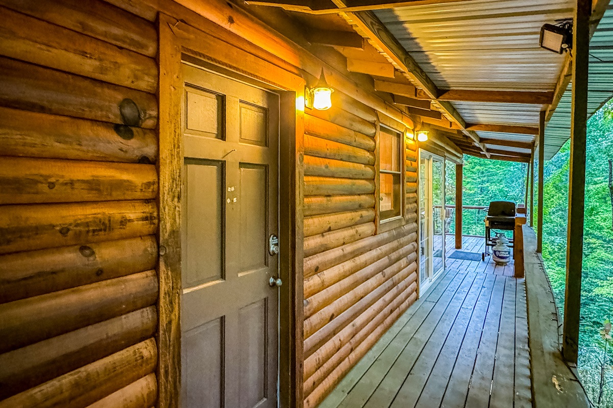 The main level entryway to the cabin 