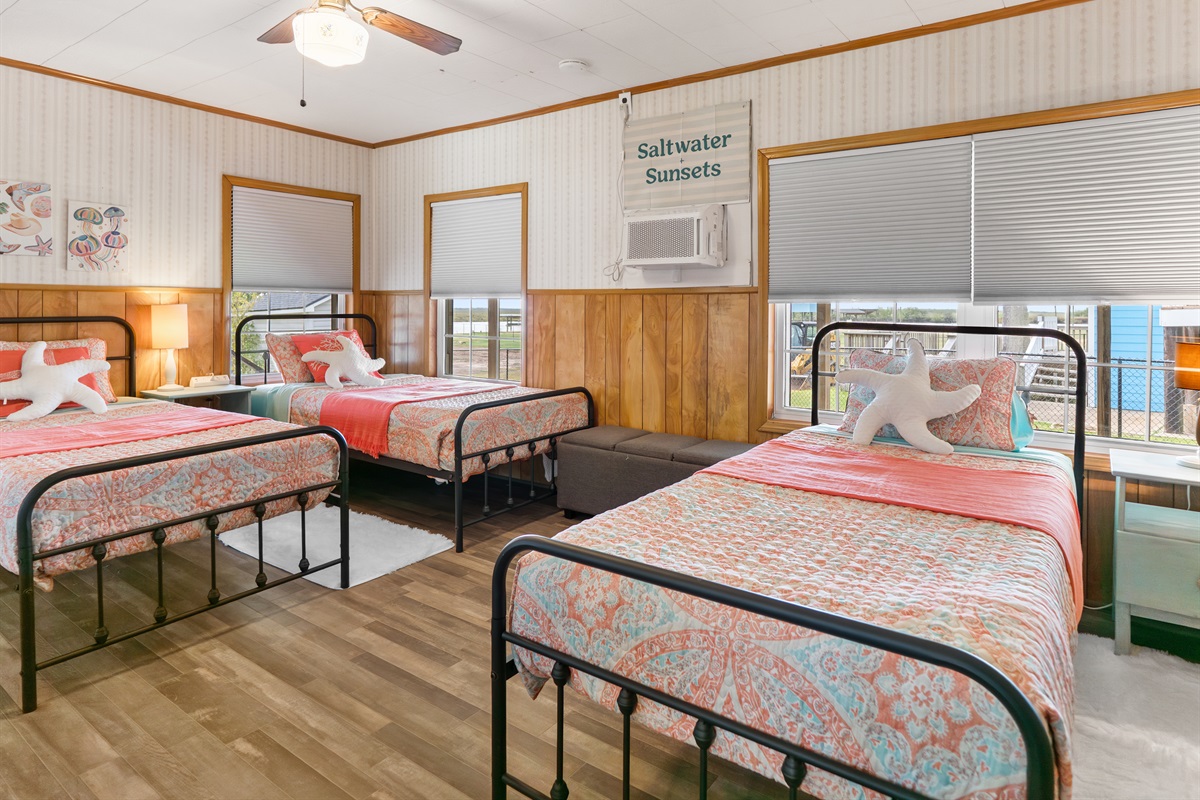 3 twins bedroom