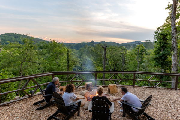 Stunning long range mountain views from the fire pit!