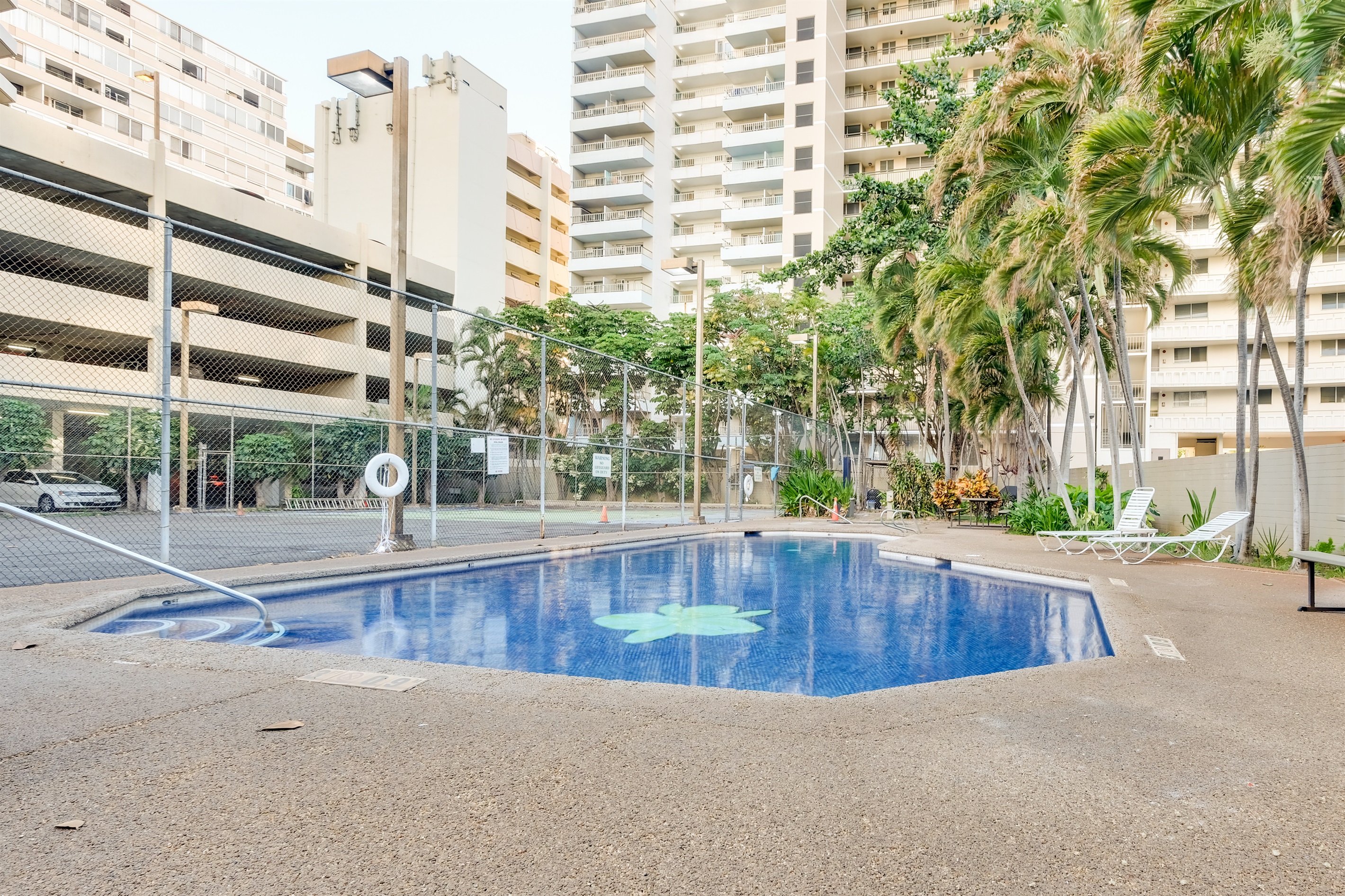 Take a swim beneath the palms in the Waikīkī Marina’s sparkling outdoor pool, featuring a relaxing tropical setting and plenty of sunshine. A refreshing retreat just steps from your island getaway.