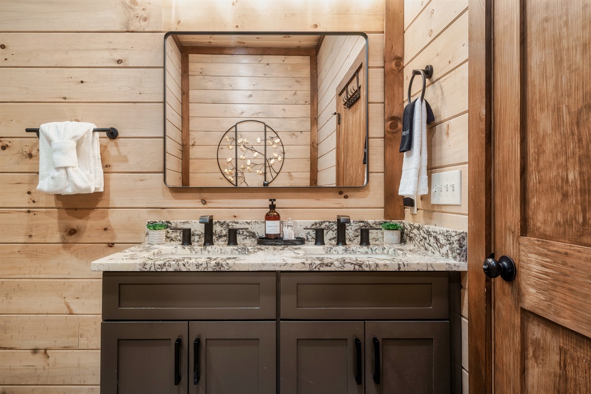 Ensuite master bathroom with rain shower & free standing tub