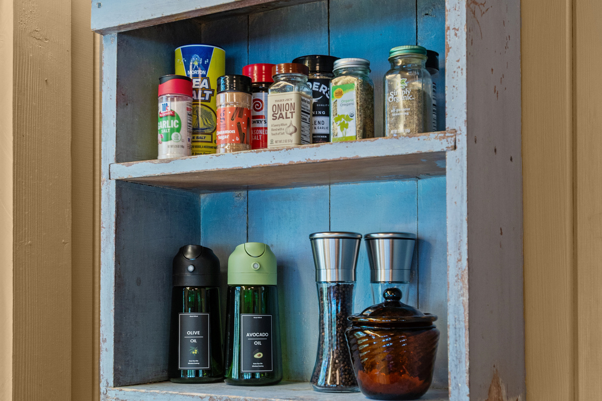 A few kitchen basics are already waiting for you, with cooking oil and a selection of spices on hand to make preparing your favorite meals a little easier.