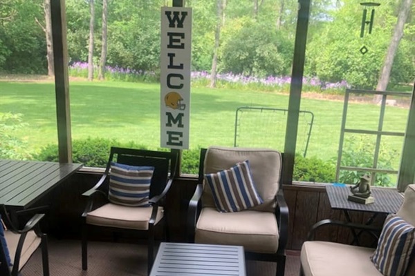 Screened in back porch.