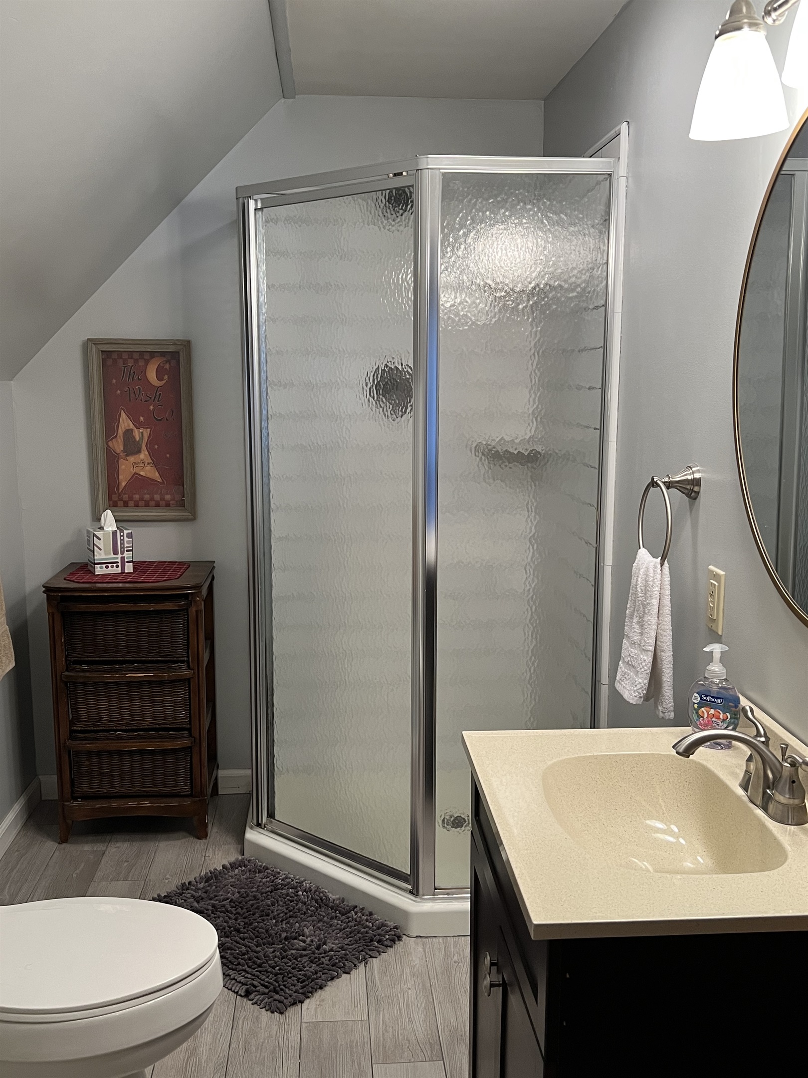 2nd floor bath with shower of hallway