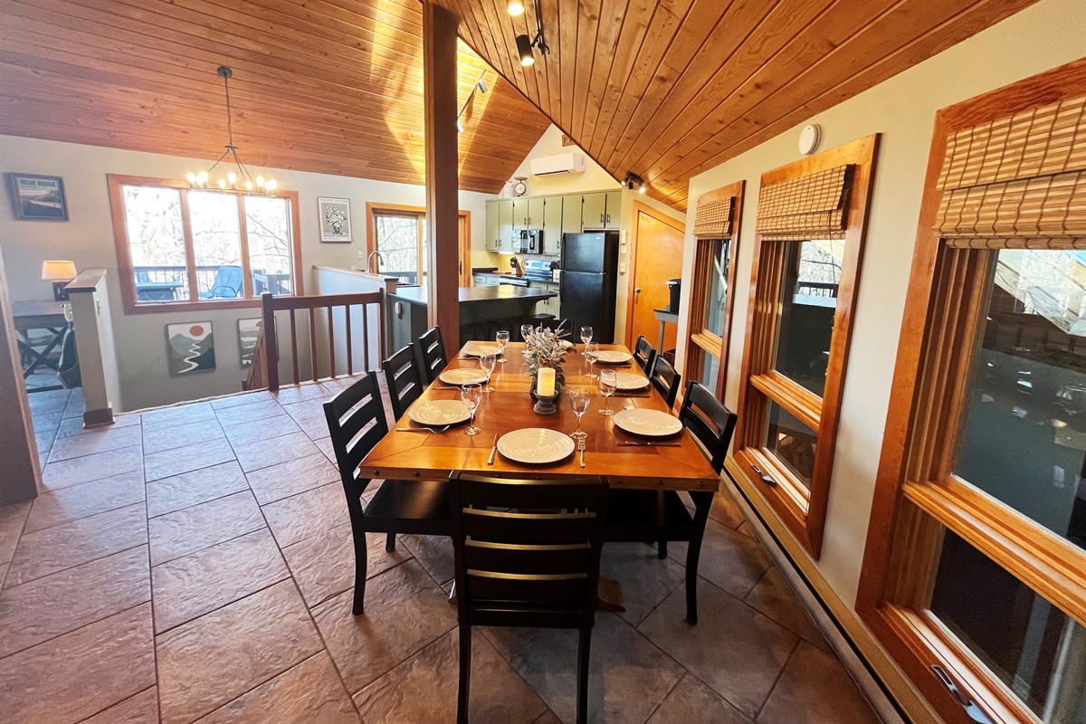 Dining & Kitchen Area