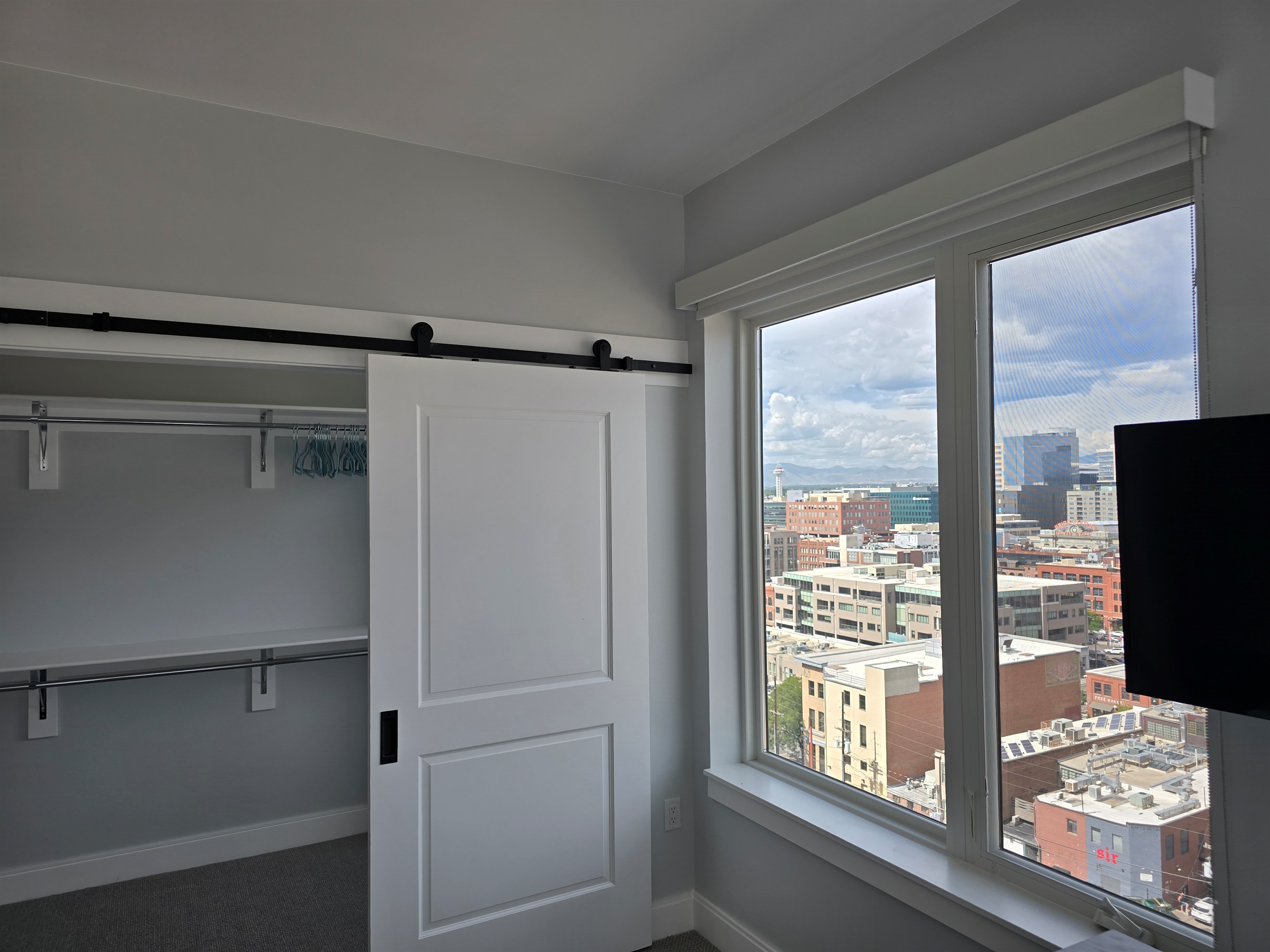 Amazing views - giant walk in closet with barn doors - smart TV