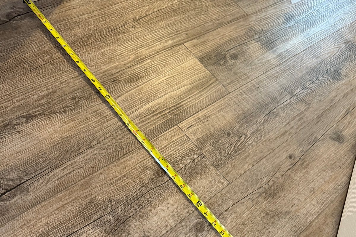 ♿ Step-free access with wide doorways and smooth flooring throughout the bedrooms and master shower room.