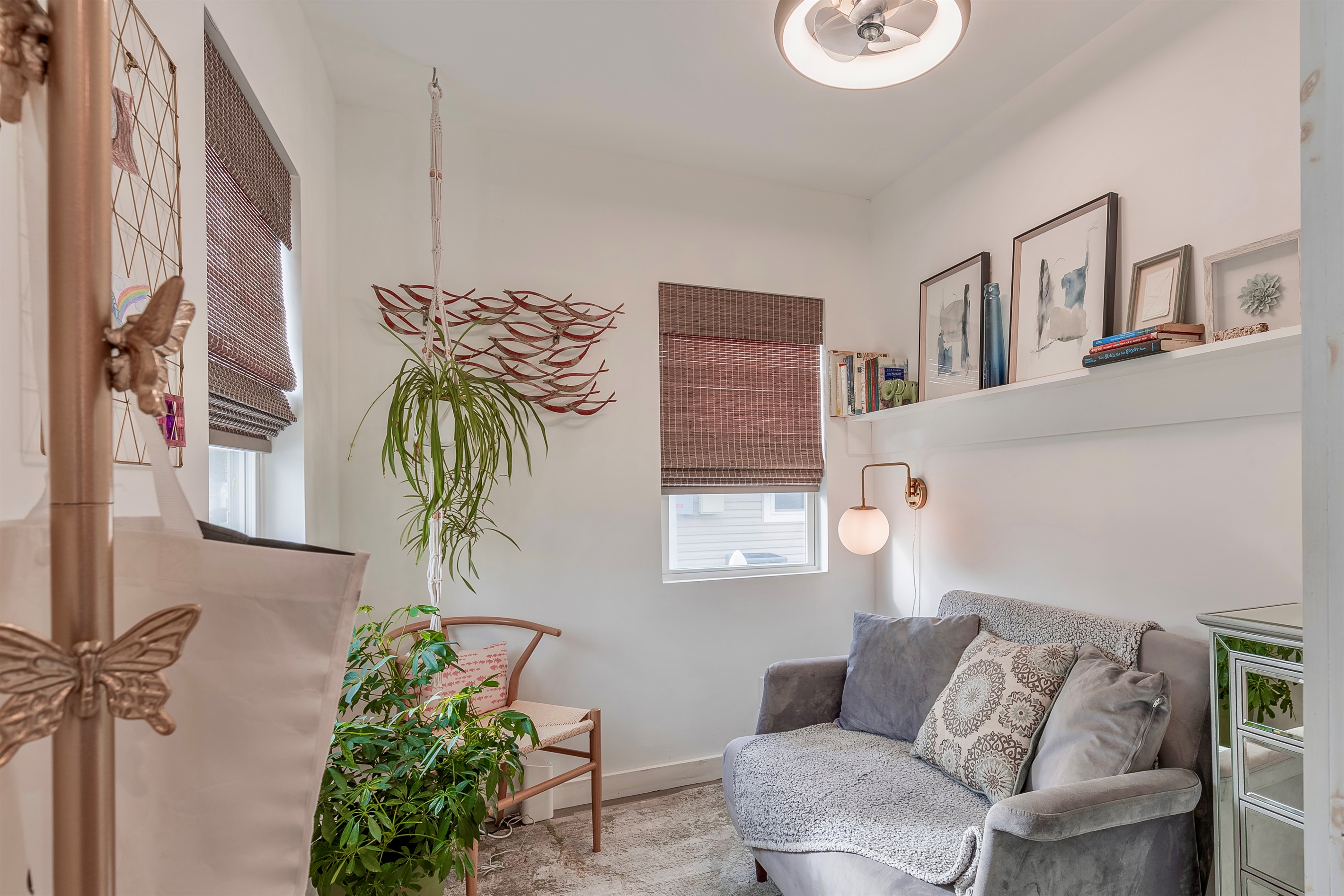 the half bedroom offers a sitting room, or fold out the sofa into a extra large twin bed...great for a kid