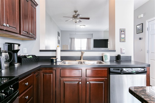 Golden Dome Getaway<>Townhome 1.5 mi To ND, photo 13