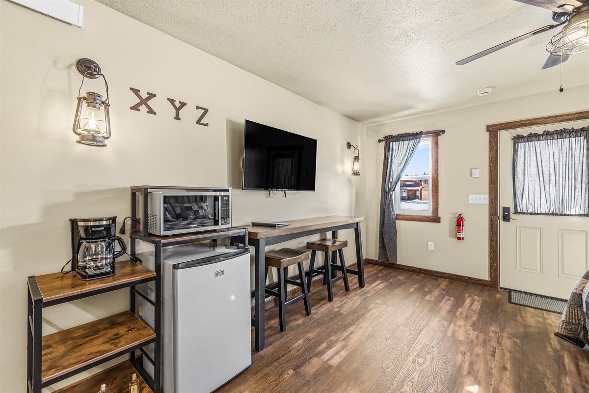 Kitchenette and Dining Area