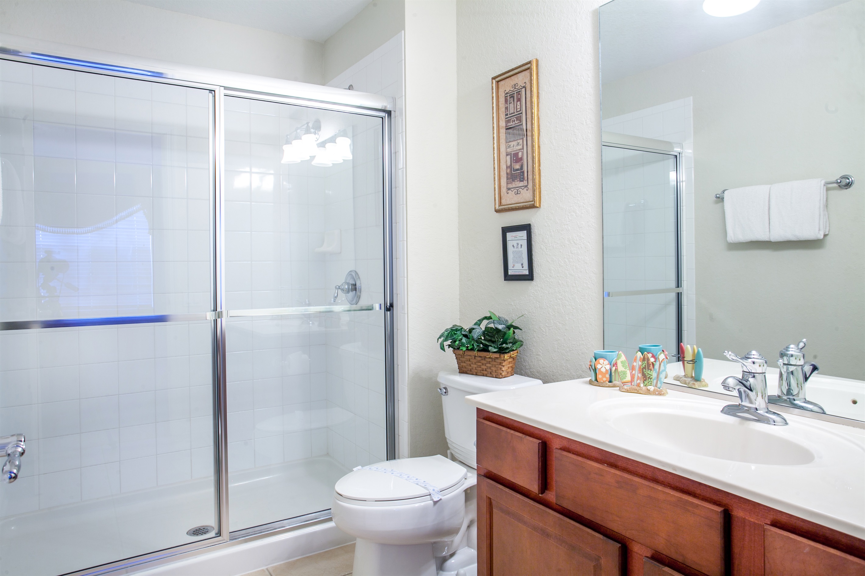 En-Suite Bath w/ Walk-In Shower