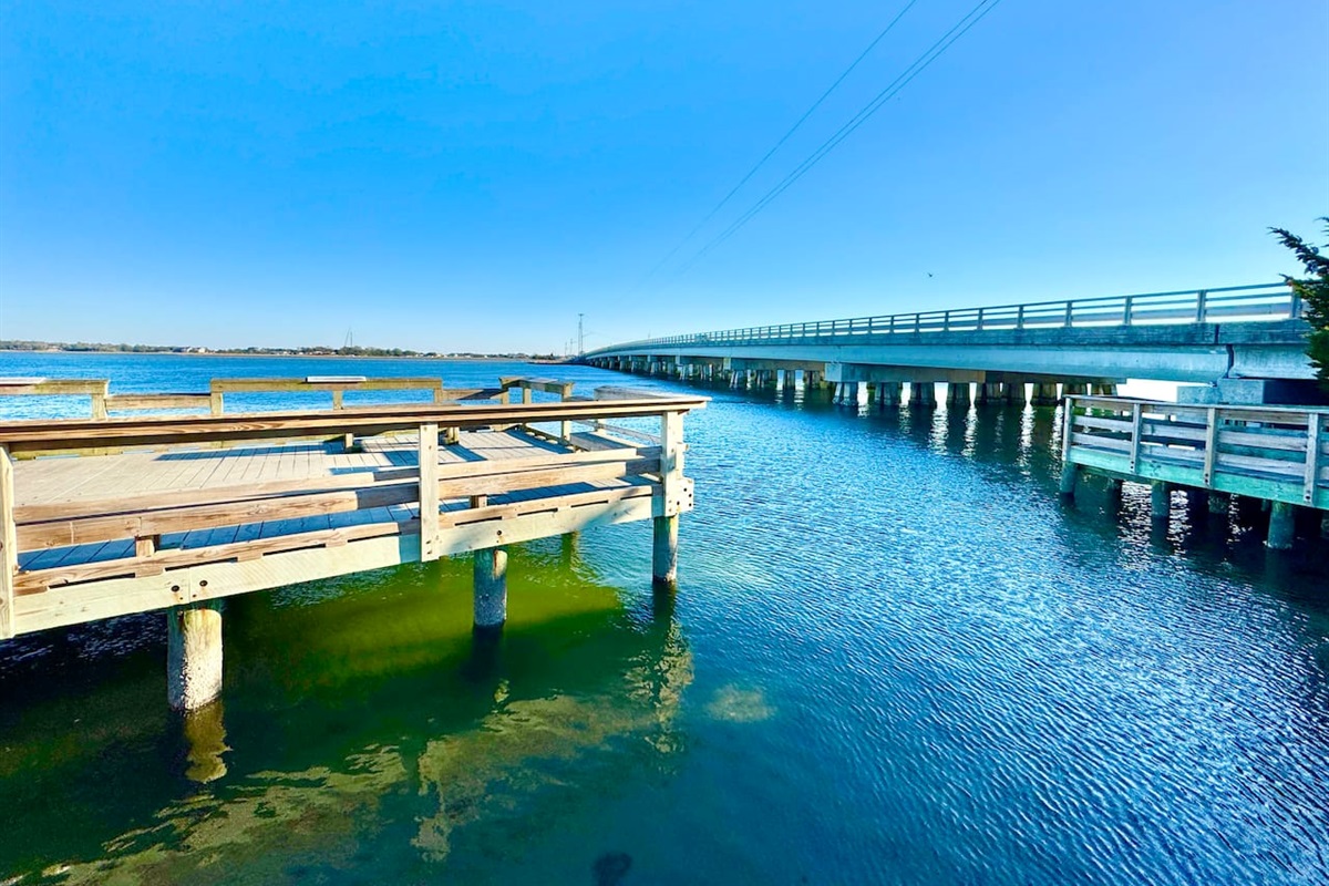 Downtown historic Swansboro on the waterfront - boating, fishing, dining, shopping, live music, and small town fun