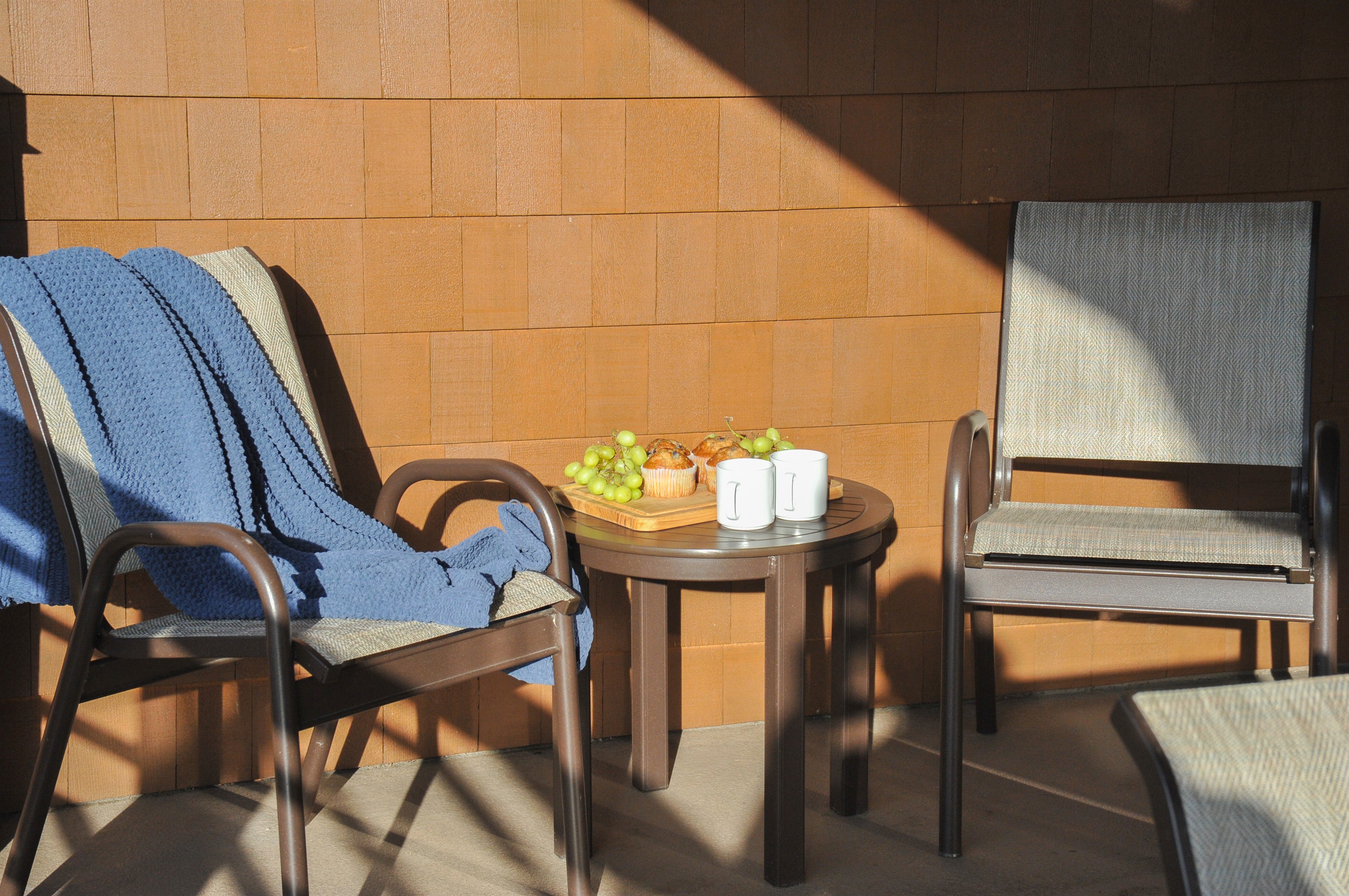 Lake-view condo guaranteed when booking with us