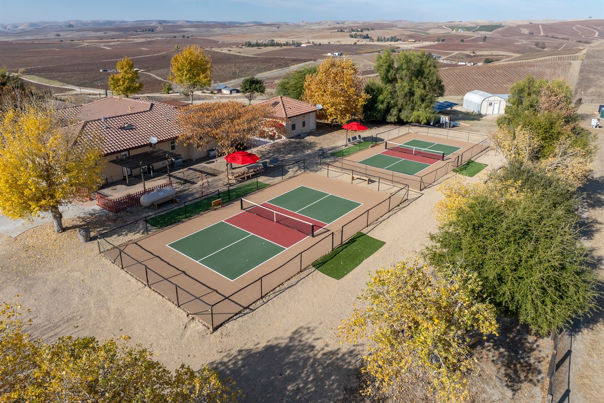 Play pickleball on your own private state-of-the-art courts at Casa DeVine!