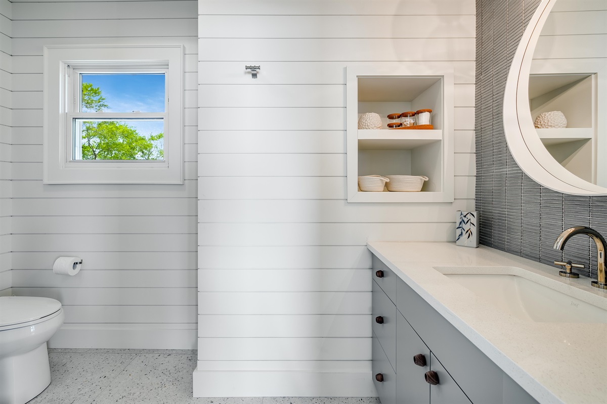 Master bedroom ensuite bathroom.