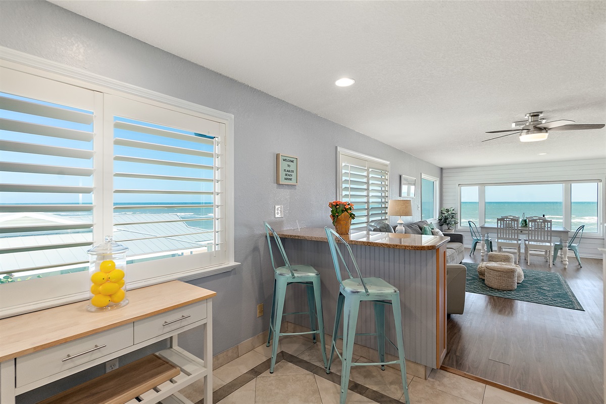 Breakfast bar with ocean views