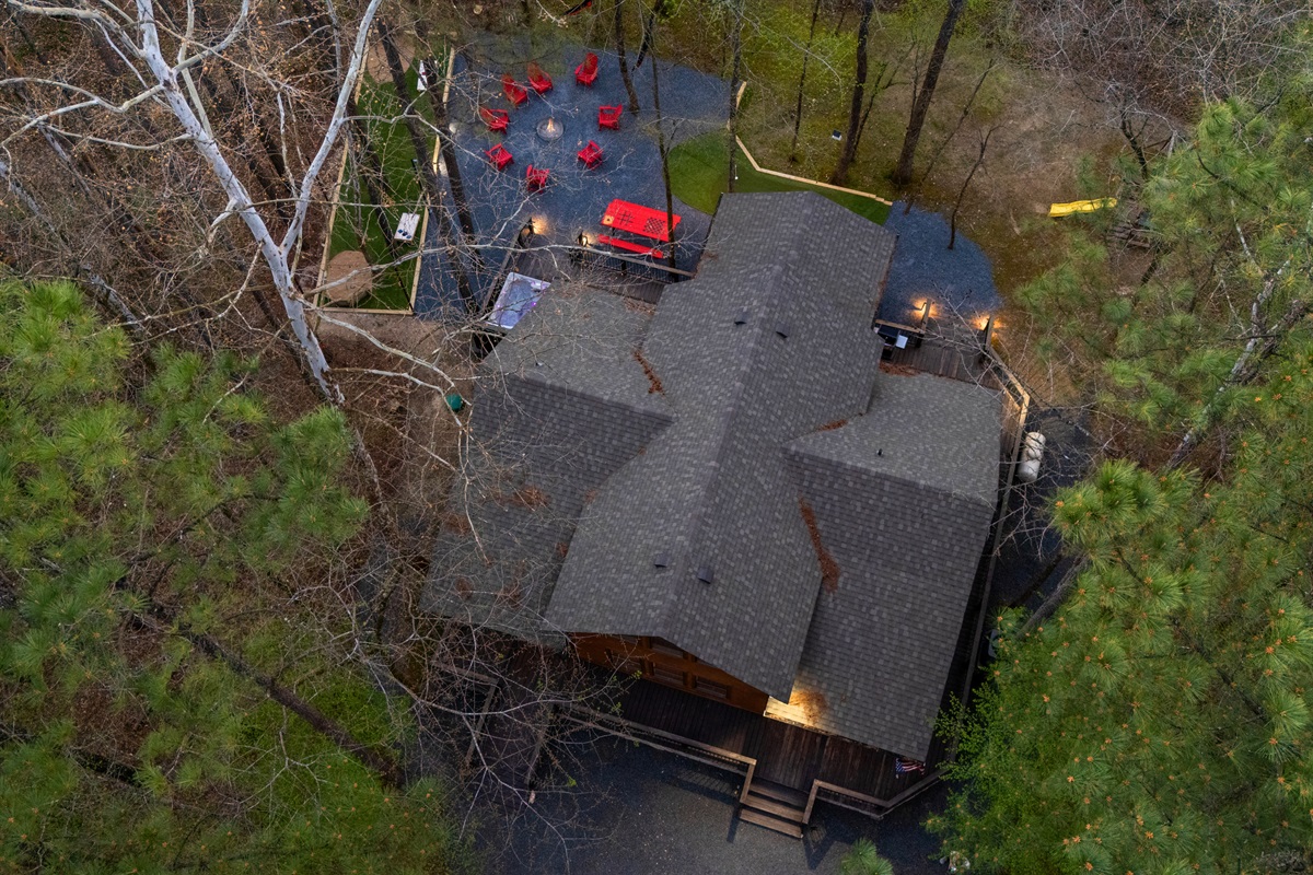 An aerial perspective shows how nicely the cabin is nestled into the landscape, offering both space and seclusion.