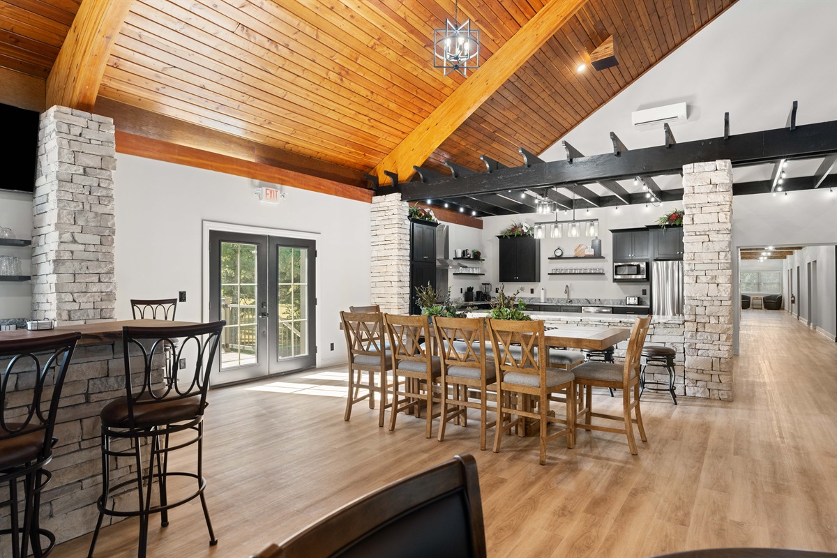 Kitchen / Dining Area