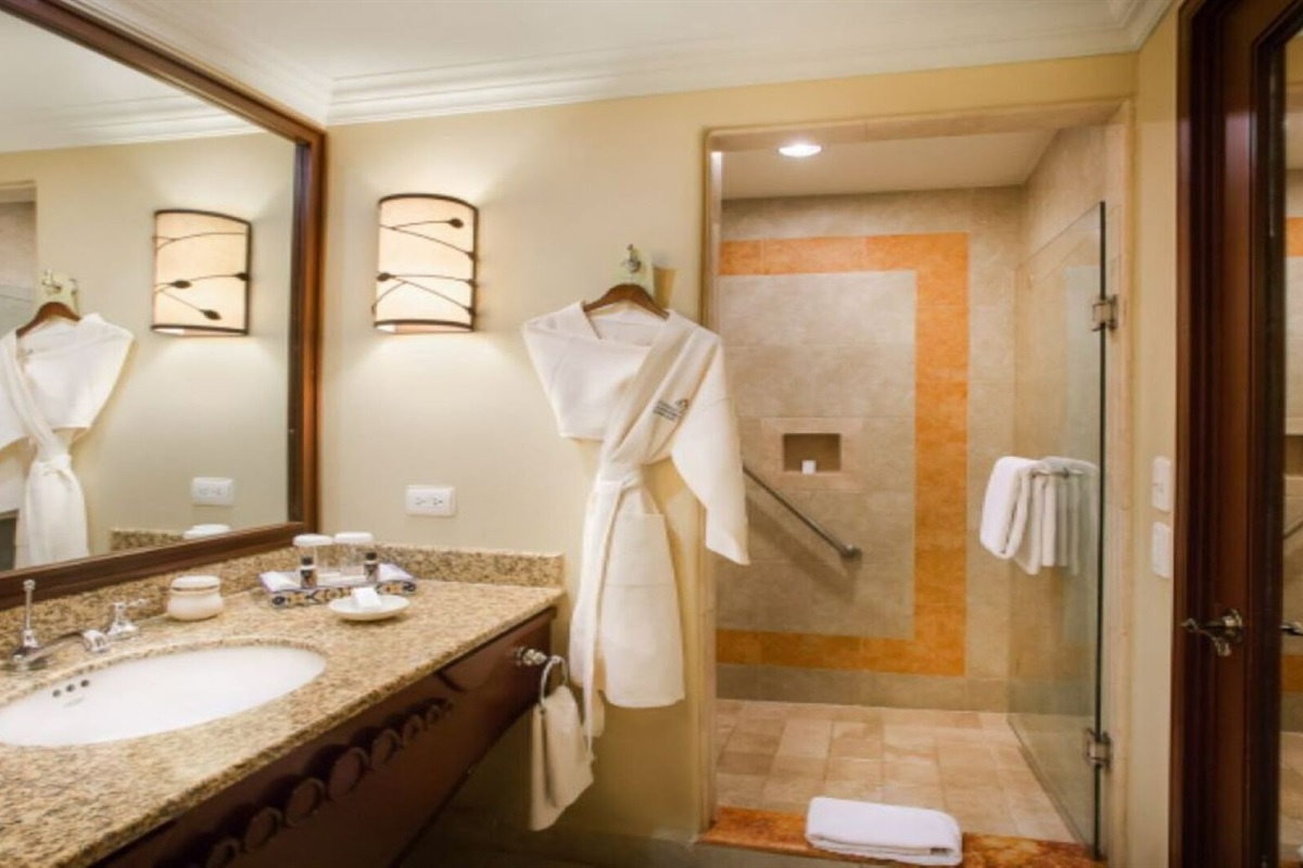 Owner Studio Suite at the Pueblo Bonito Sunset Beach, Vacation Travel Exclusives