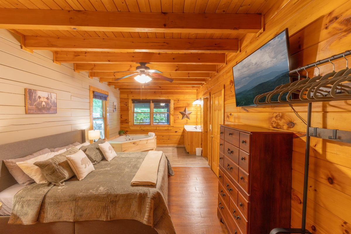 With luxurious bedding, your own tv, soaker tub and ensuite bathroom, you just might not want to leave the cozy, spacious room master bedroom.