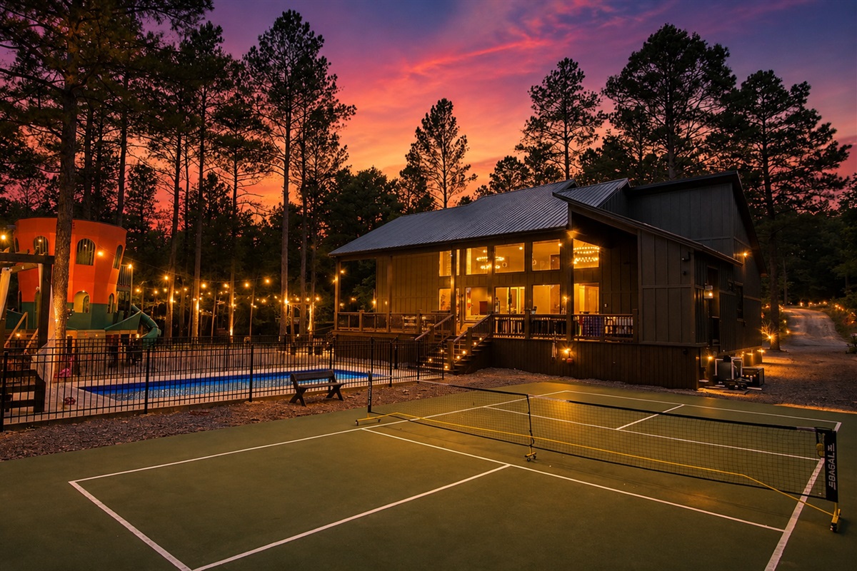 Outdoor Paradise: Enjoy stunning sunsets by the pool and fun on the tennis court!