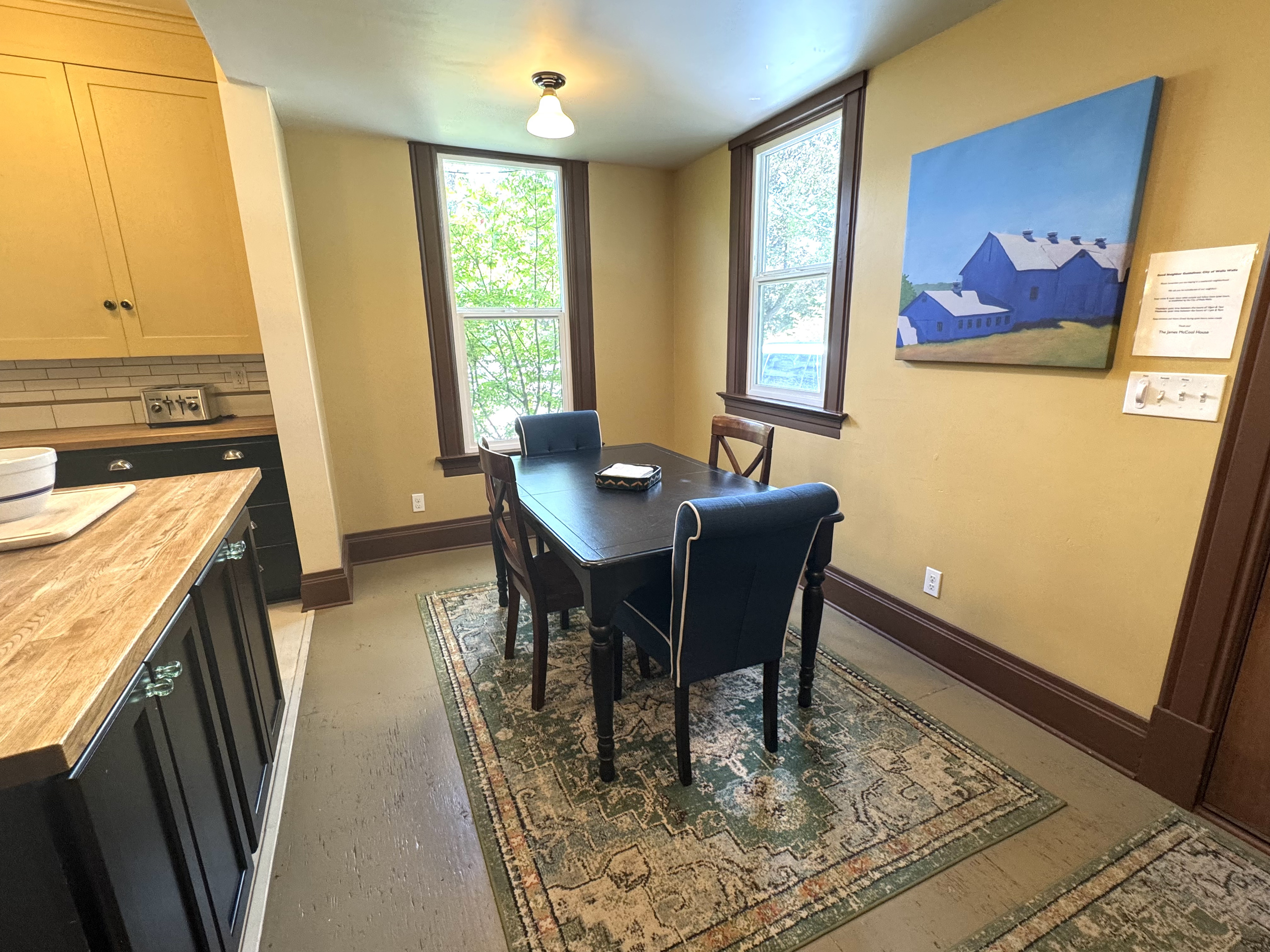 Kitchen Nook Table seating for 4.