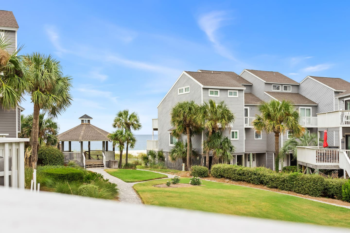 Pour a drink, take a seat at the deck table, and watch the Gulf go golden as the sun sets.