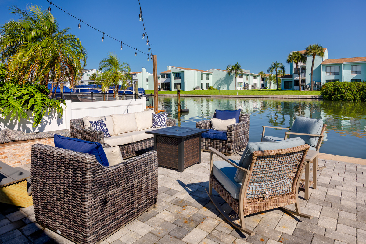 Outdoor Lounge Seating