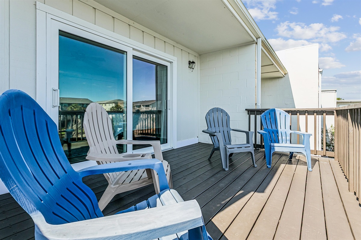 Private Balcony Top Floor