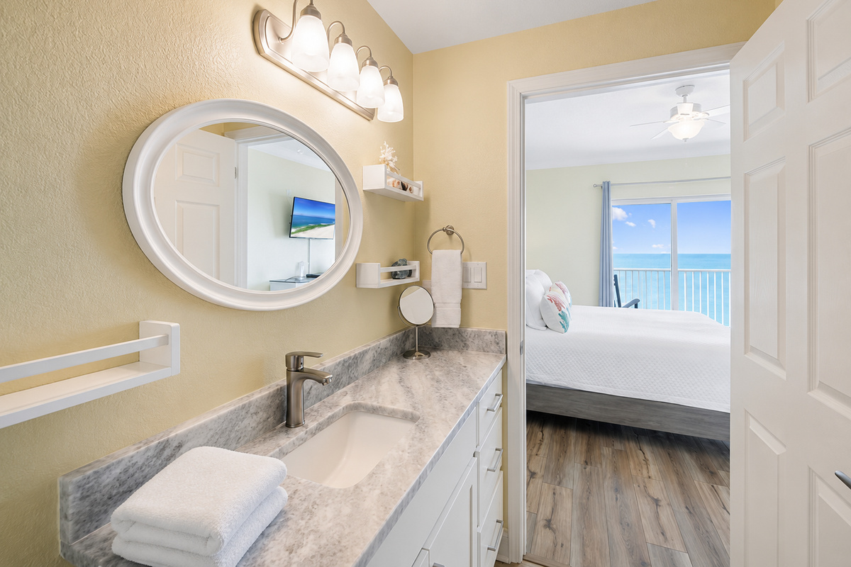 What a view from the master bath...AHHHH!