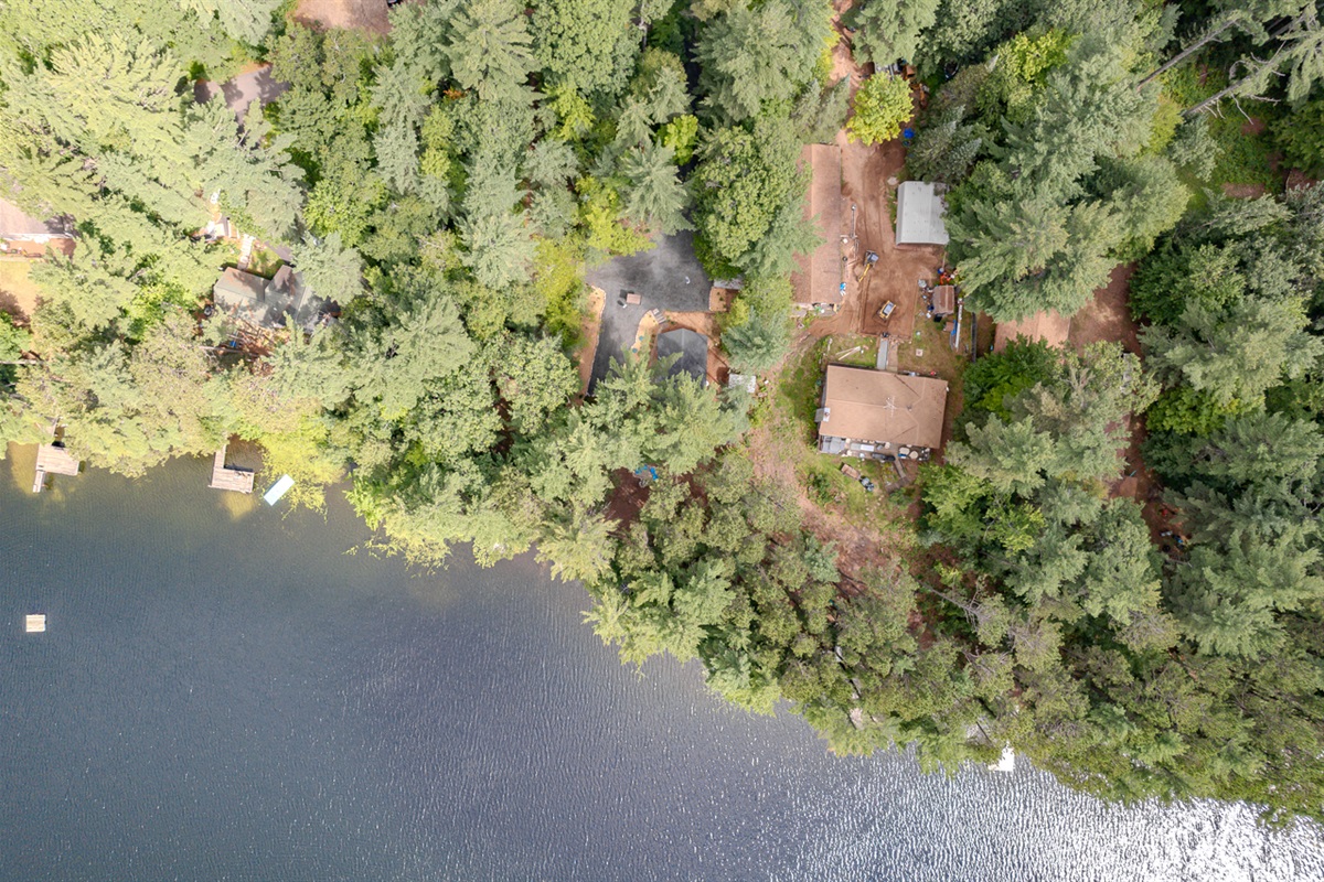 Enjoy a range of premium amenities designed for your comfort and convenience, from modern appliances to tranquil outdoor spaces with direct access to the lake