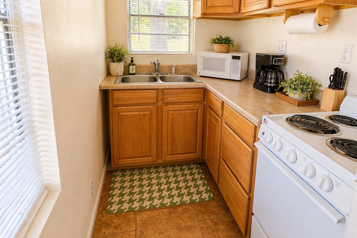 Bungalow #6 Kitchen