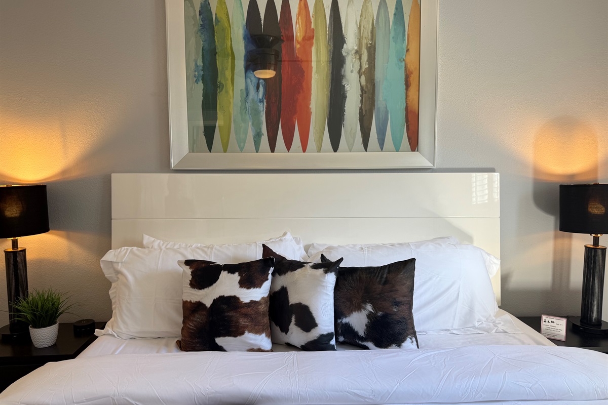 ✨ Retreat to your luxury king bedroom with fresh linens, a plush mattress, and modern Smart TV entertainment