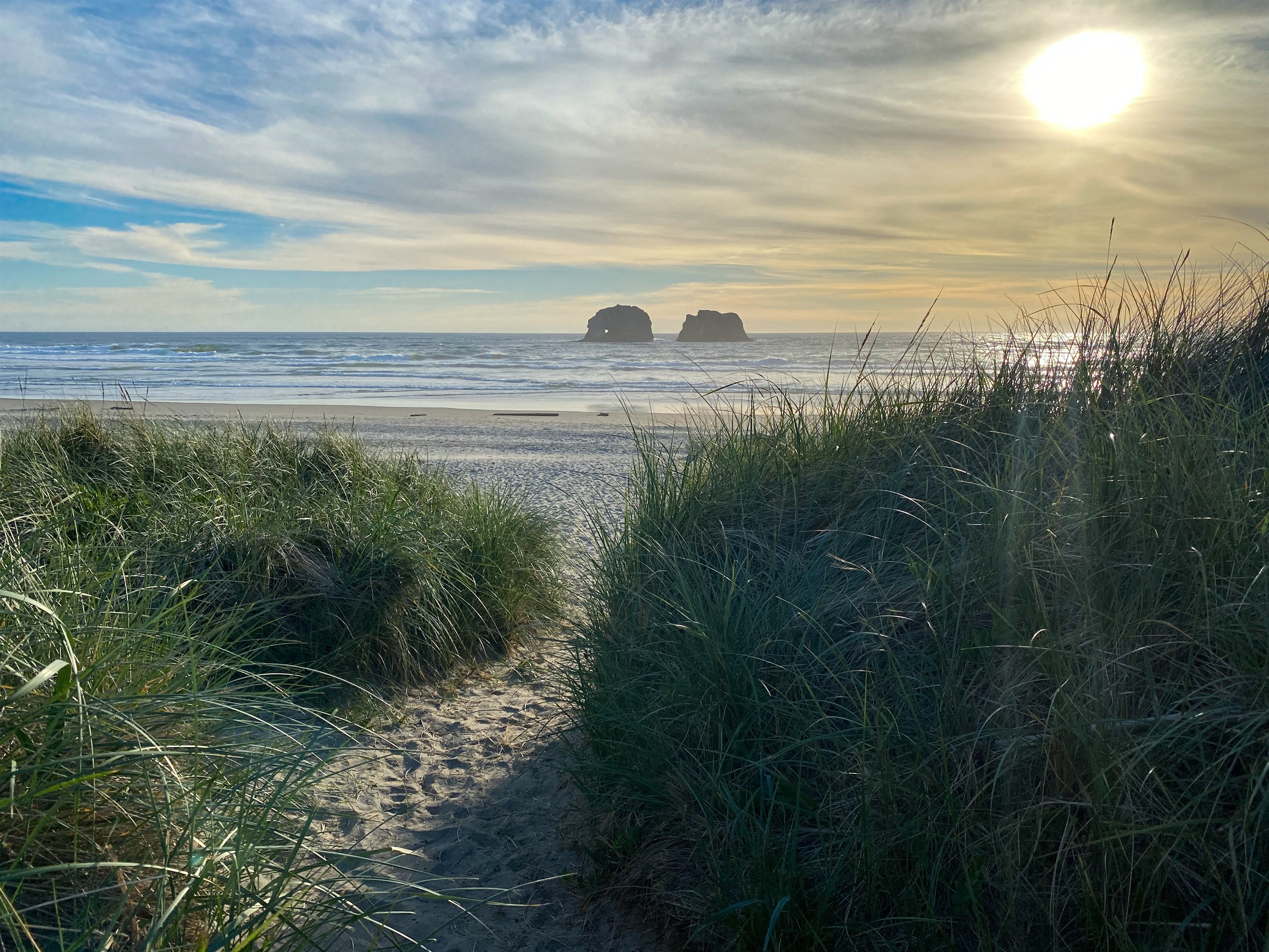 Waterfront Oceanfront Rockaway Beach House|3 BDR| Near Downtown|WIFI|W&D 2