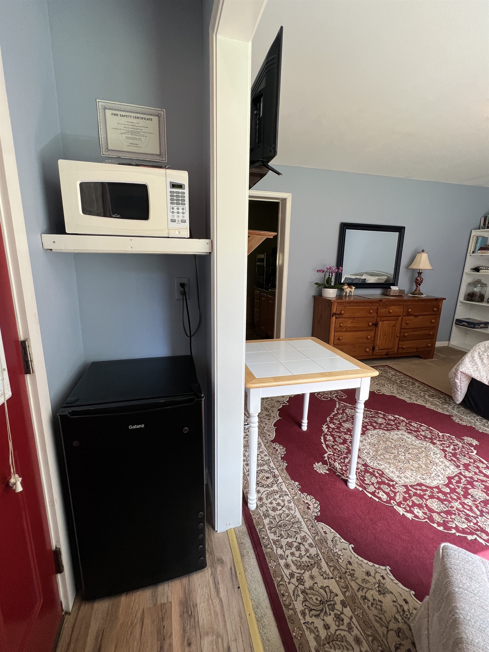 Garden Room - Mini fridge and microwave