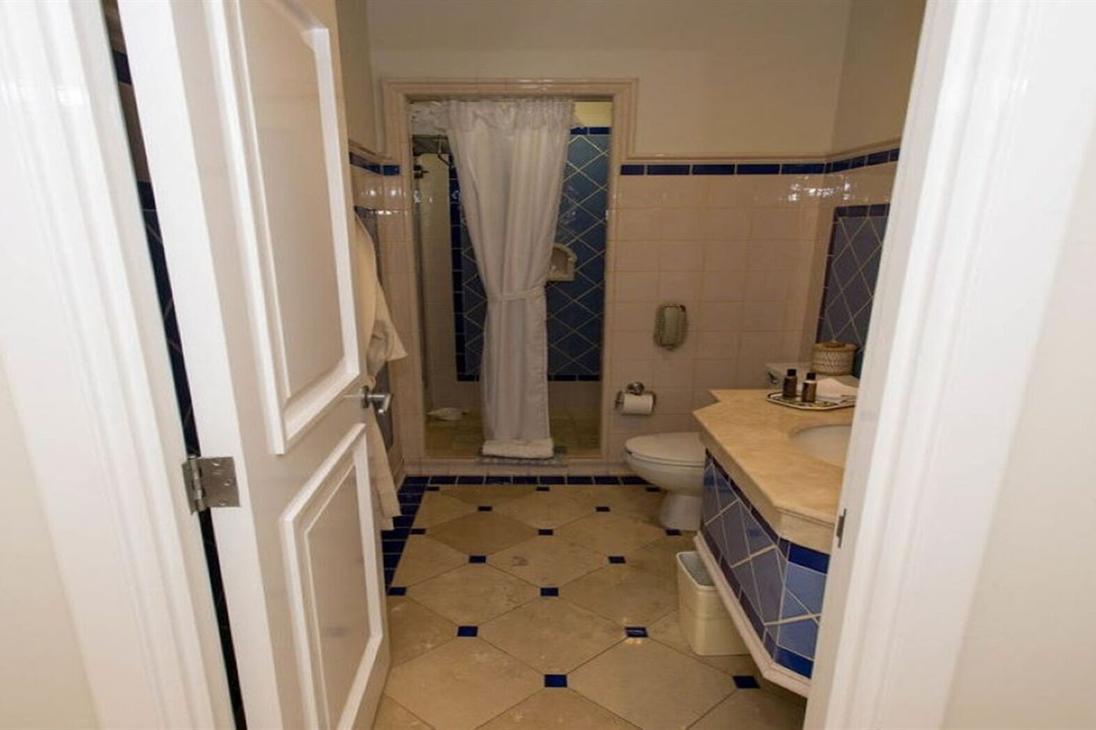 Owner Master Suite at Pueblo Bonito Emerald Bay, Vacation Travel Exclusives