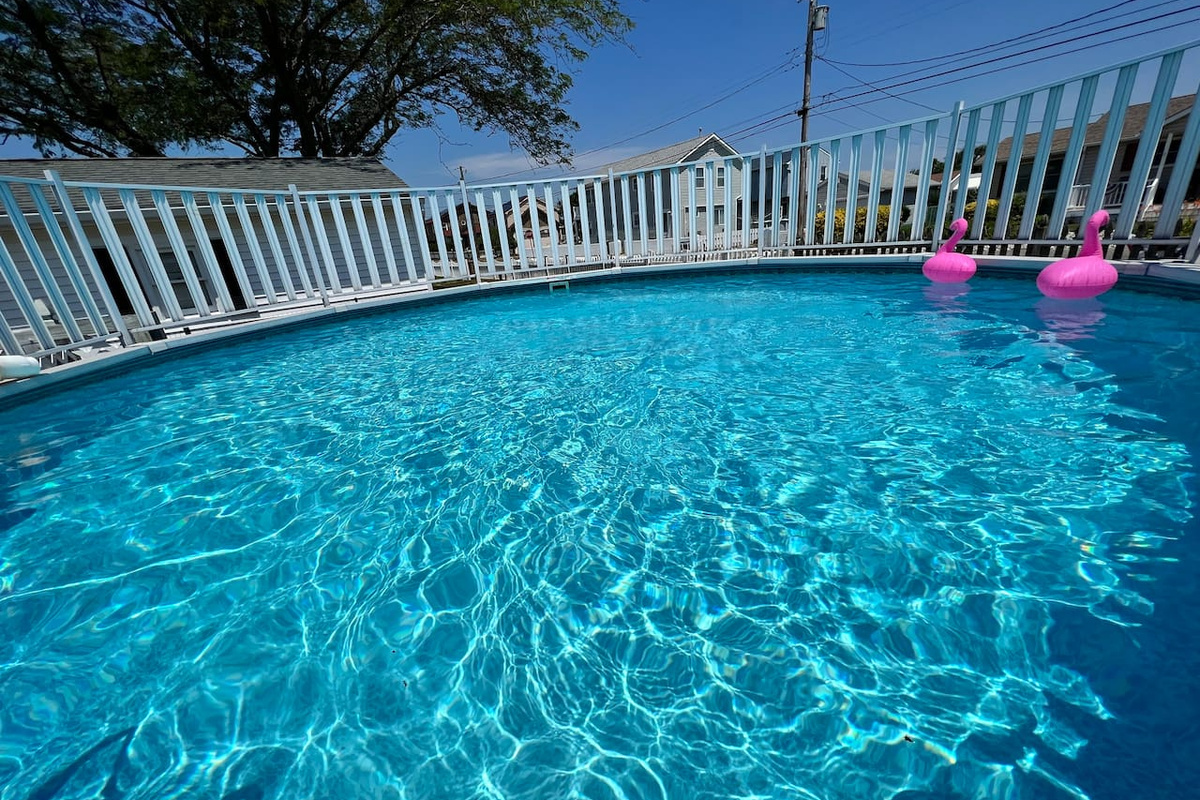 Above ground pool