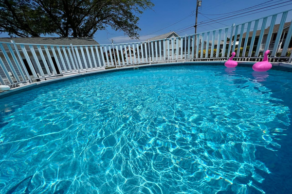 Above ground pool