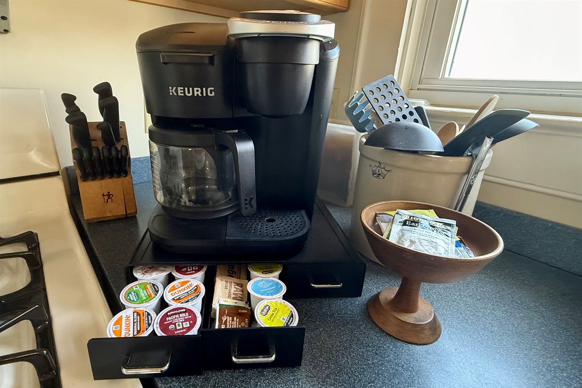 Coffee station provides both drip and Meurig options, there is also a kettle for tea