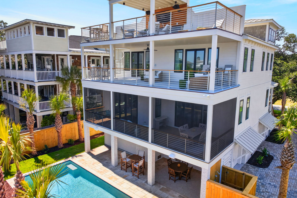 Rear of home | Tahanan Palms | 3 38th Ave | IOP Escapes