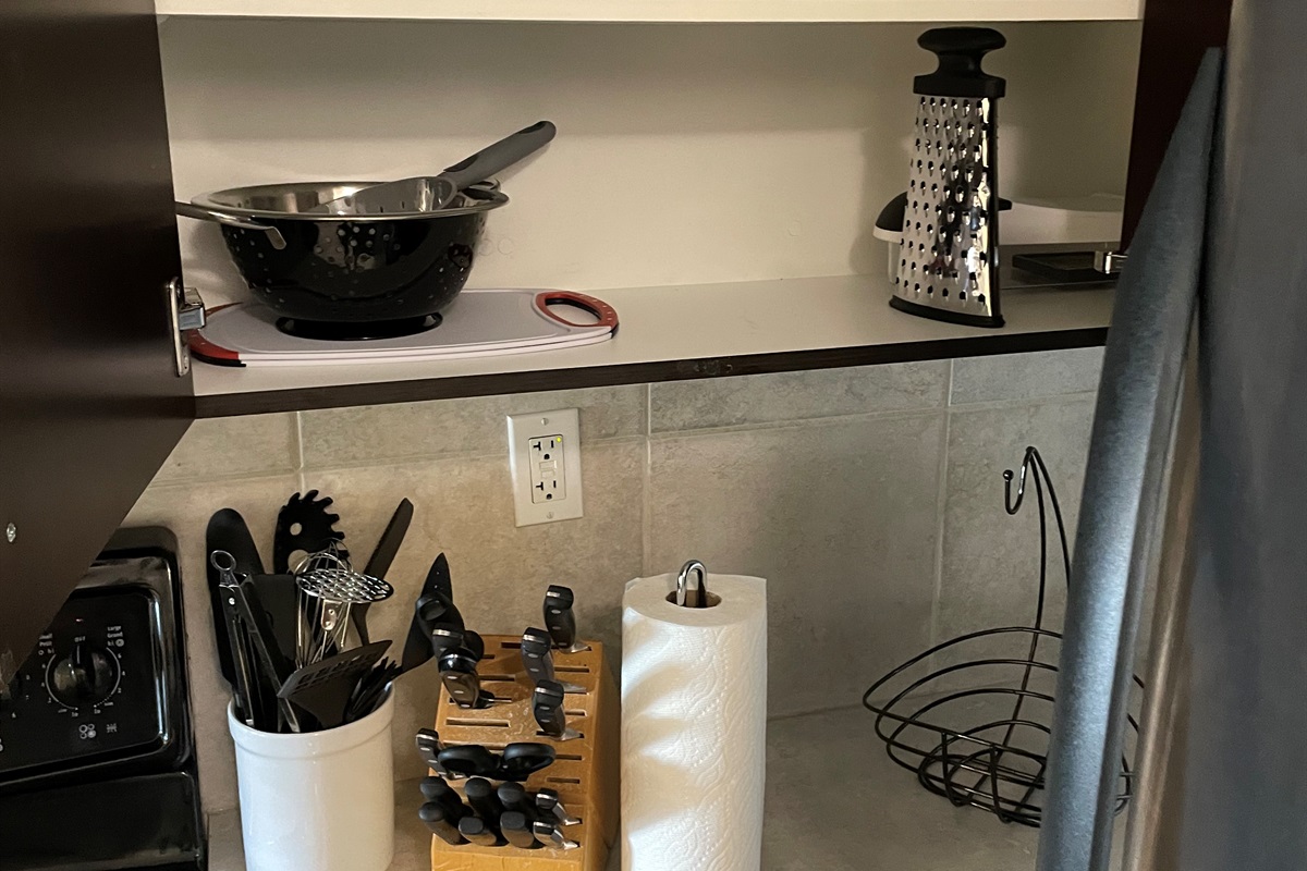 Knife set and more supplies.