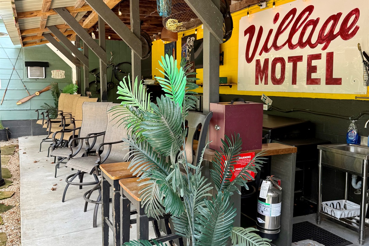 Plenty of seating in the grill area.