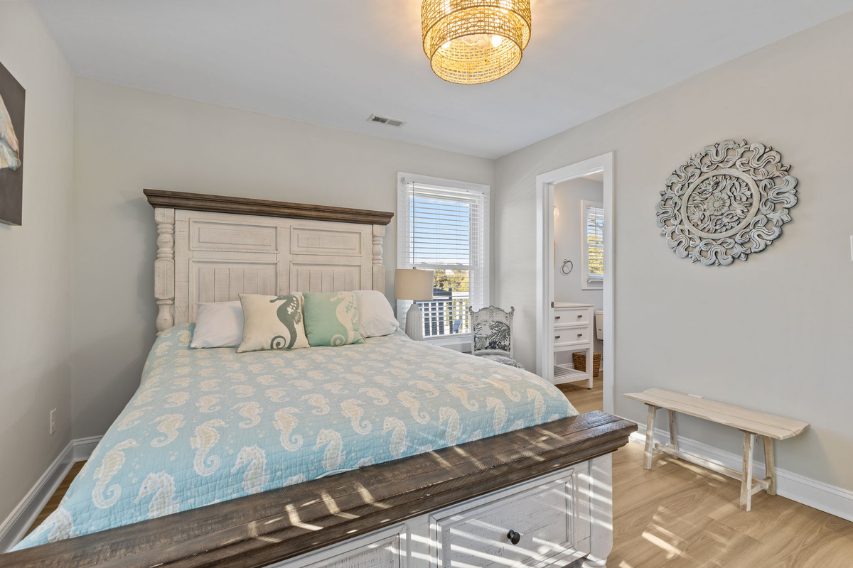 Complete with a private en-suite bathroom, this comfortable retreat offers both convenience and privacy for guests